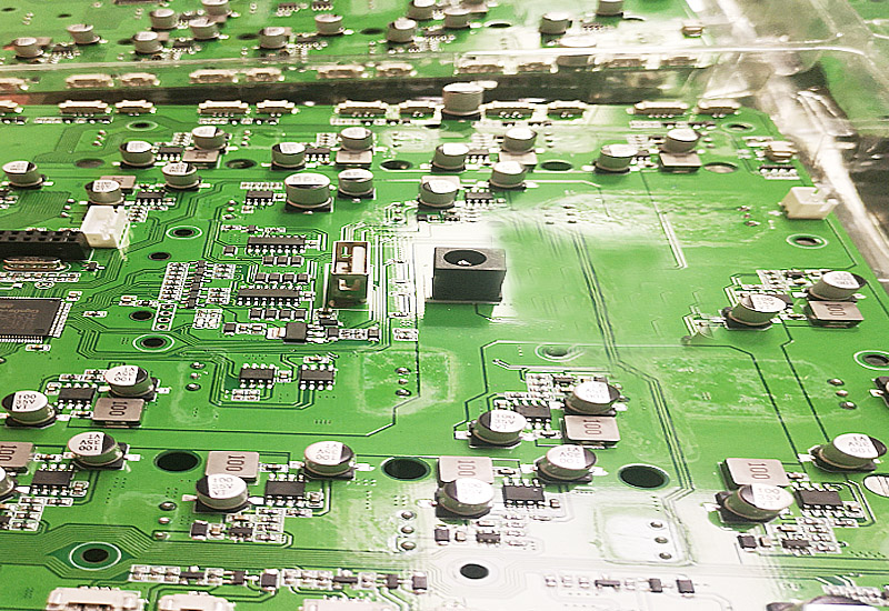 After cleaning, quickly dry the printed circuit board