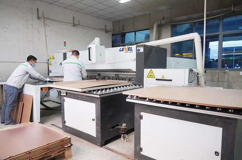 PCB assembly cutting
